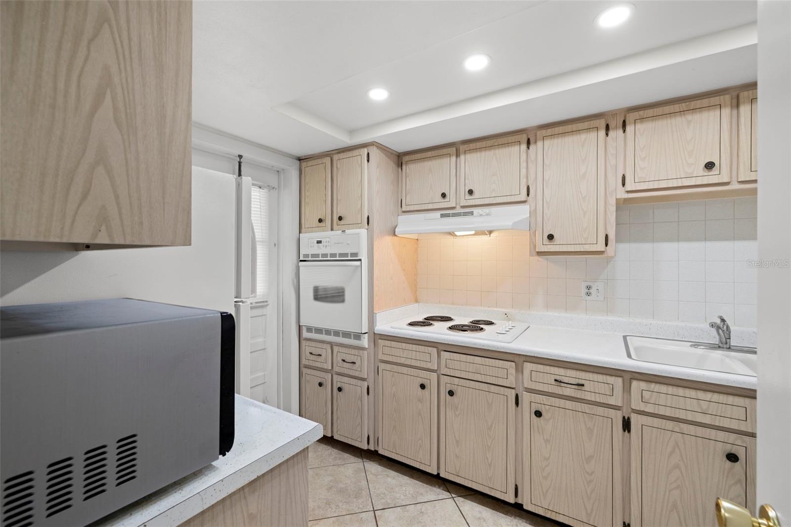 TB8443811 Property Photo