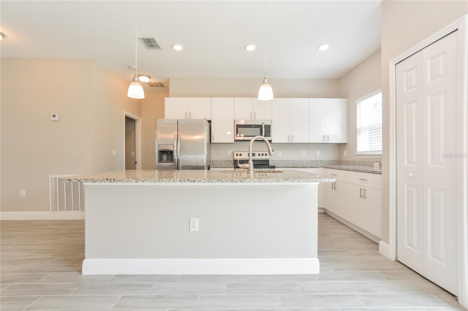 347 HIBISCUS DR, KISSIMMEE, FL, 34759