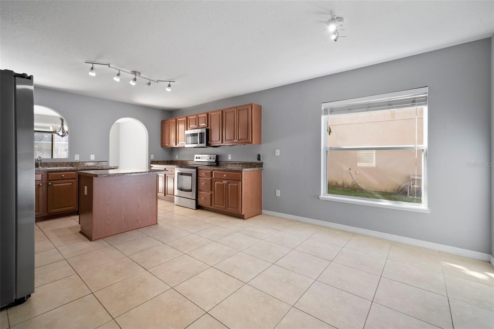 1303 ALHAMBRA CREST DR, RUSKIN, FL, 33570