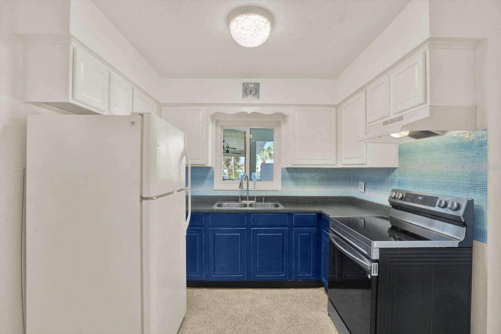 TB8443850 Property Photo