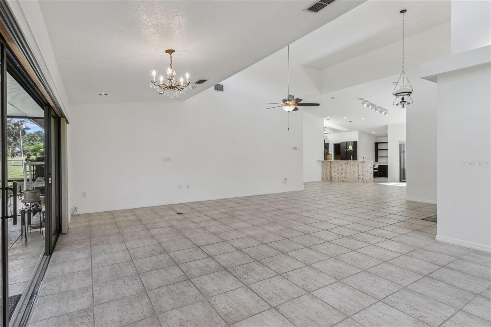 2697 CLUBHOUSE DR, LAKE WALES, FL, 33898