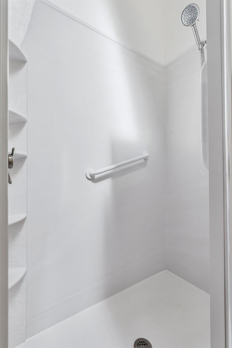 2697 CLUBHOUSE DR, LAKE WALES, FL, 33898