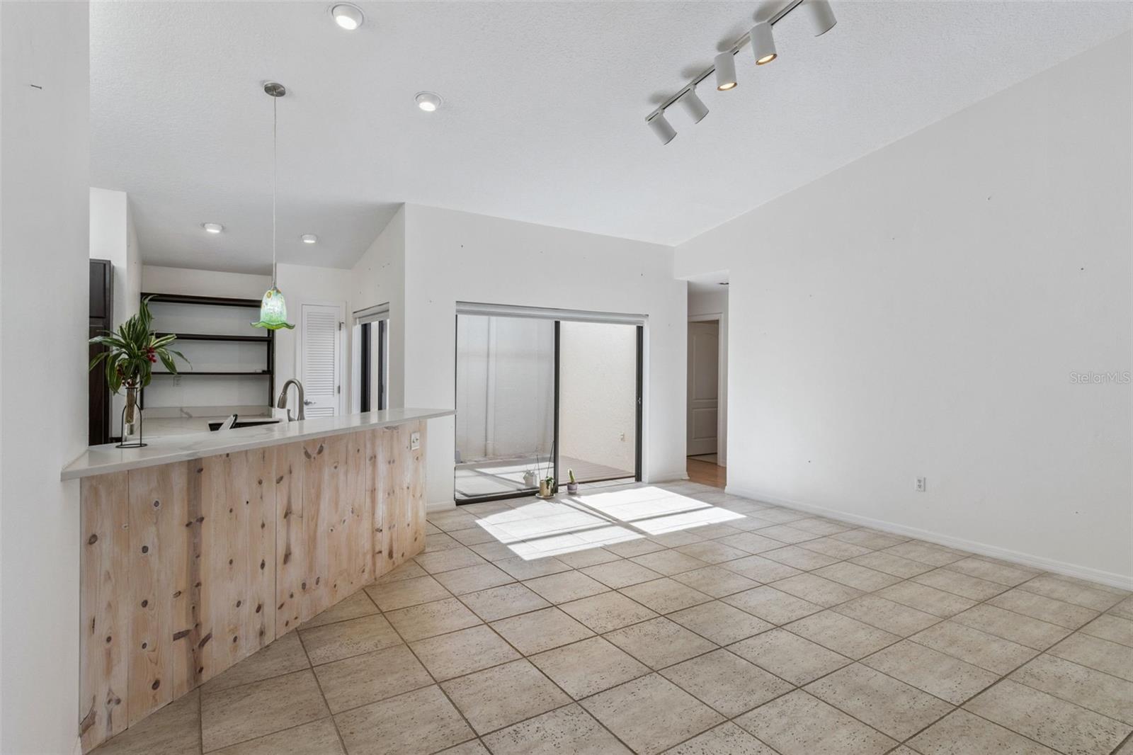 2697 CLUBHOUSE DR, LAKE WALES, FL, 33898