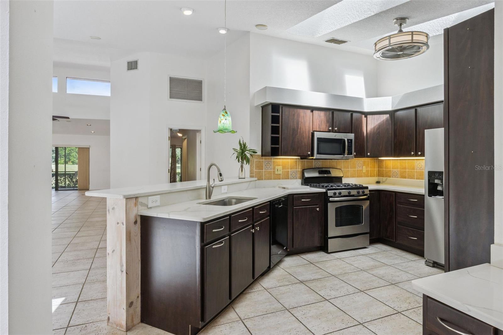 2697 CLUBHOUSE DR, LAKE WALES, FL, 33898