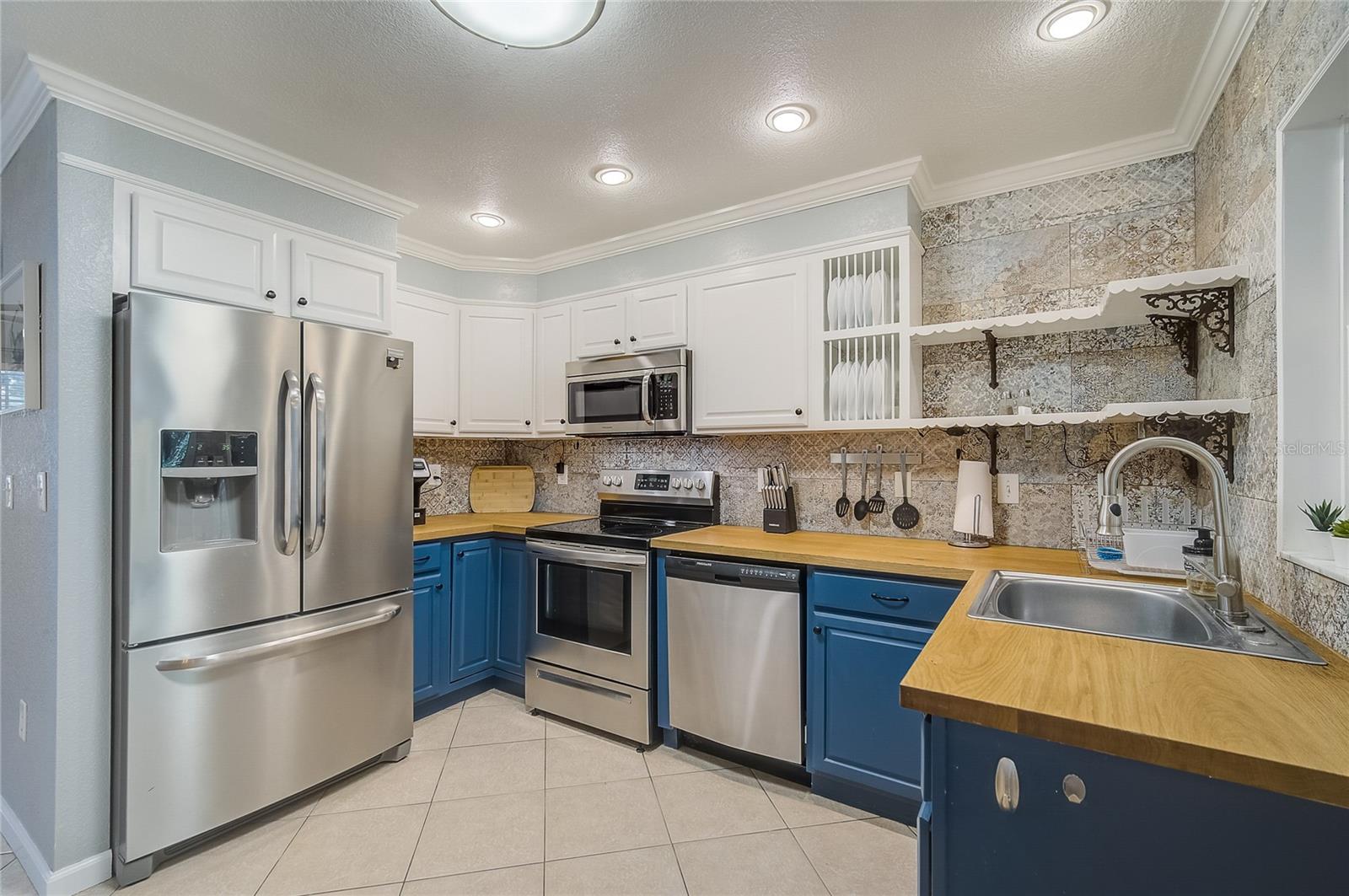 426 EAGLES NEST LN, SARASOTA, FL, 34243