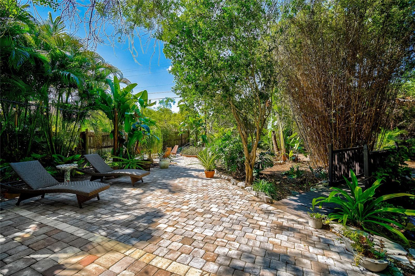 426 EAGLES NEST LN, SARASOTA, FL, 34243