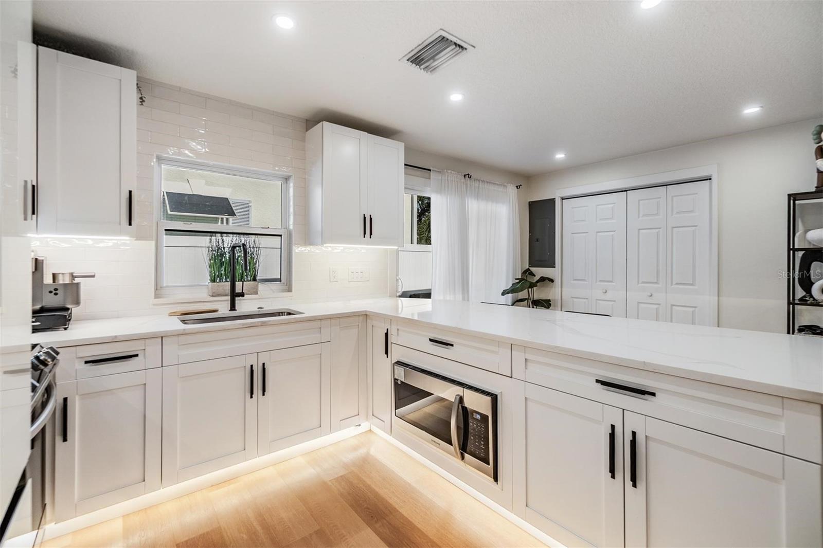 401 N MANHATTAN AVE, TAMPA, FL, 33609