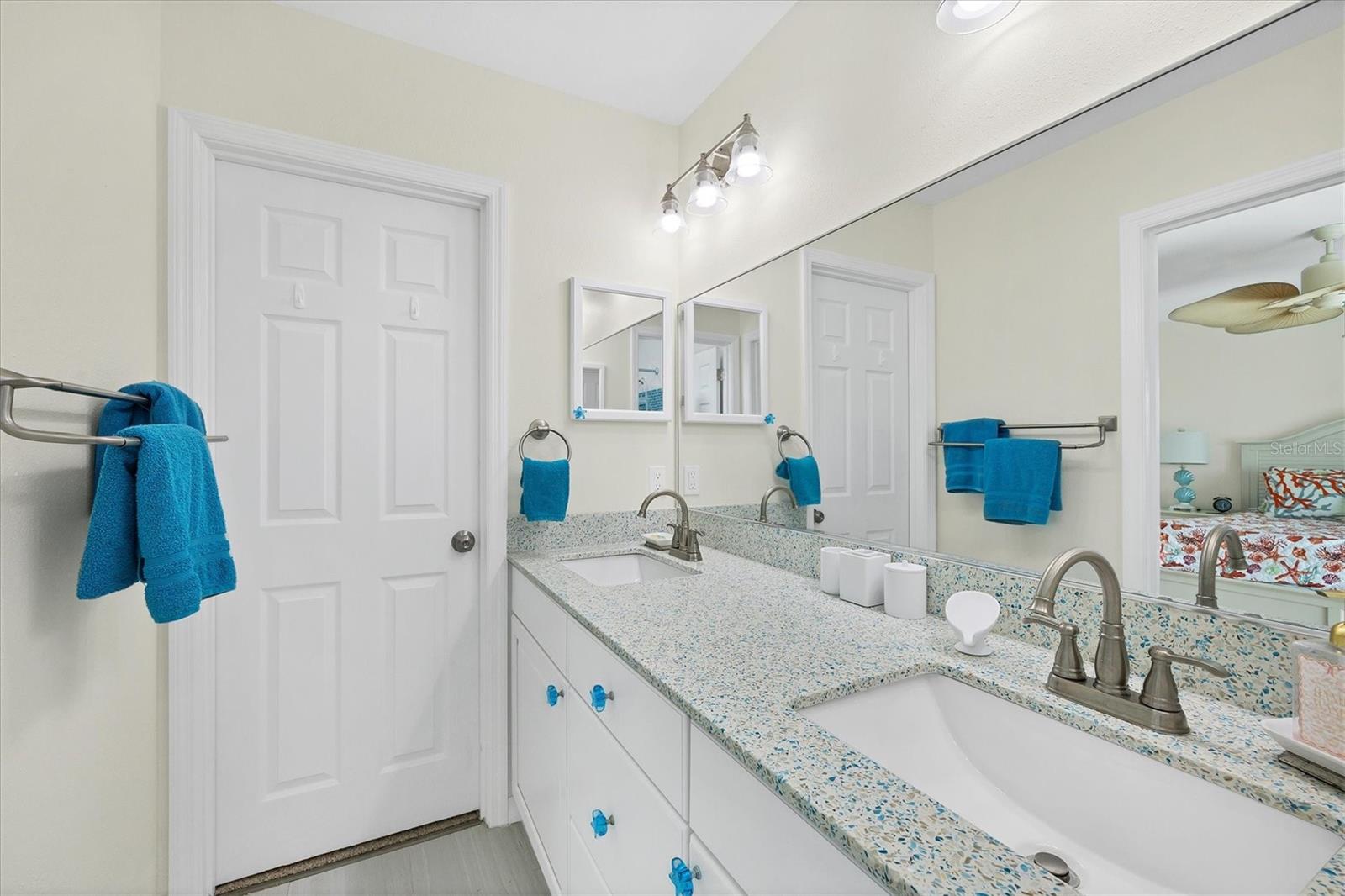 D6144543 Property Photo