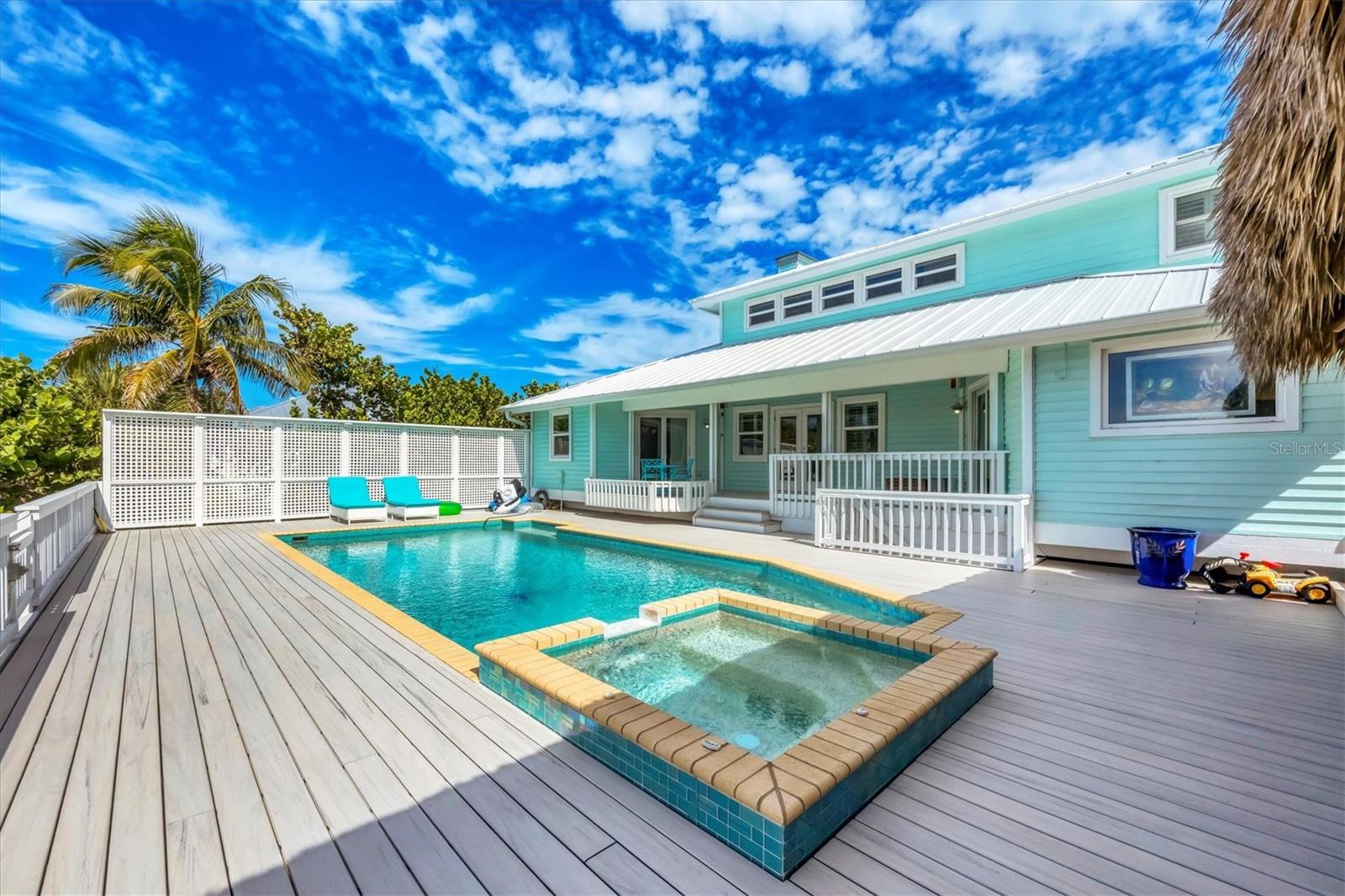 D6144543 Property Photo