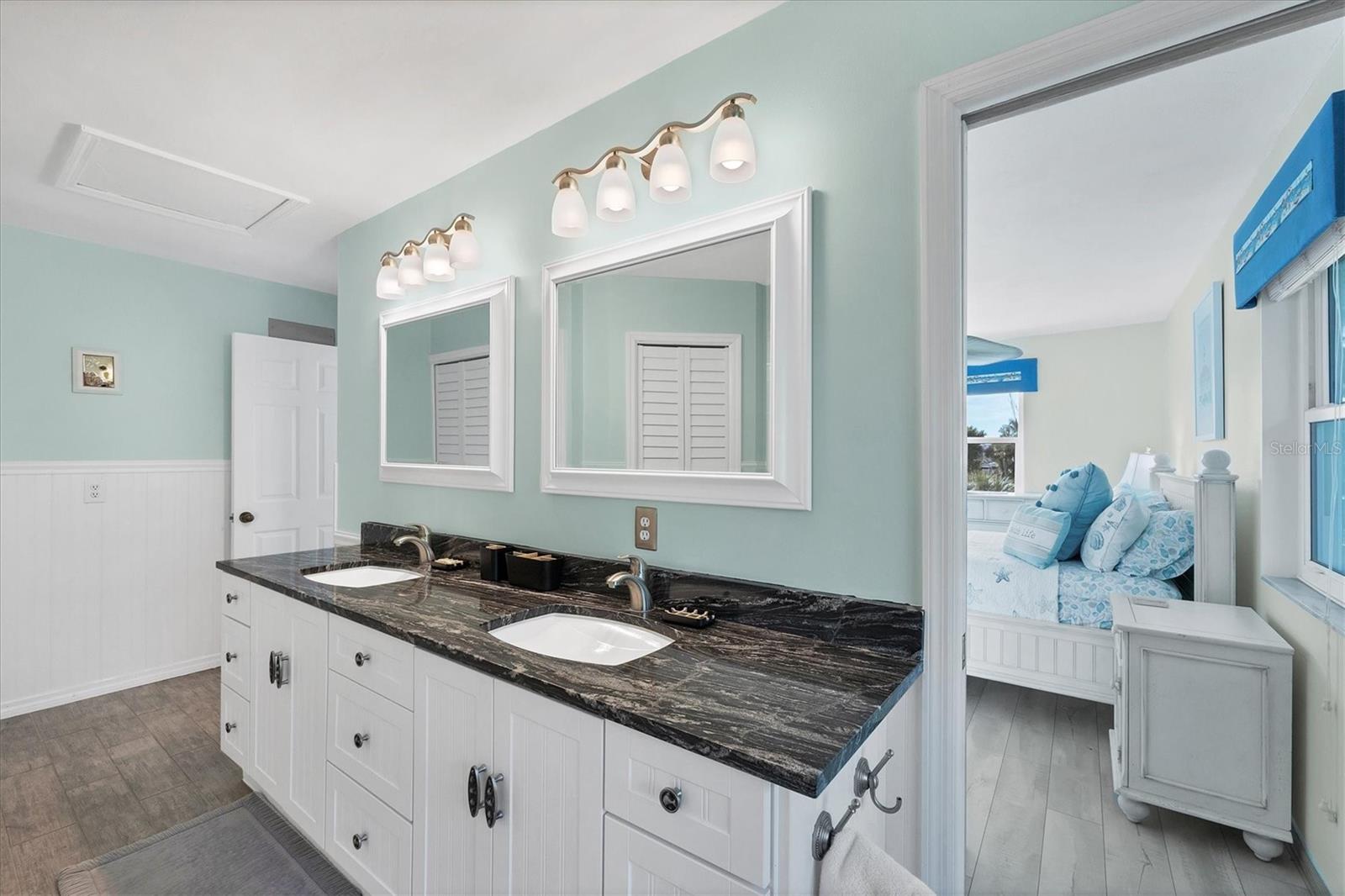 D6144543 Property Photo