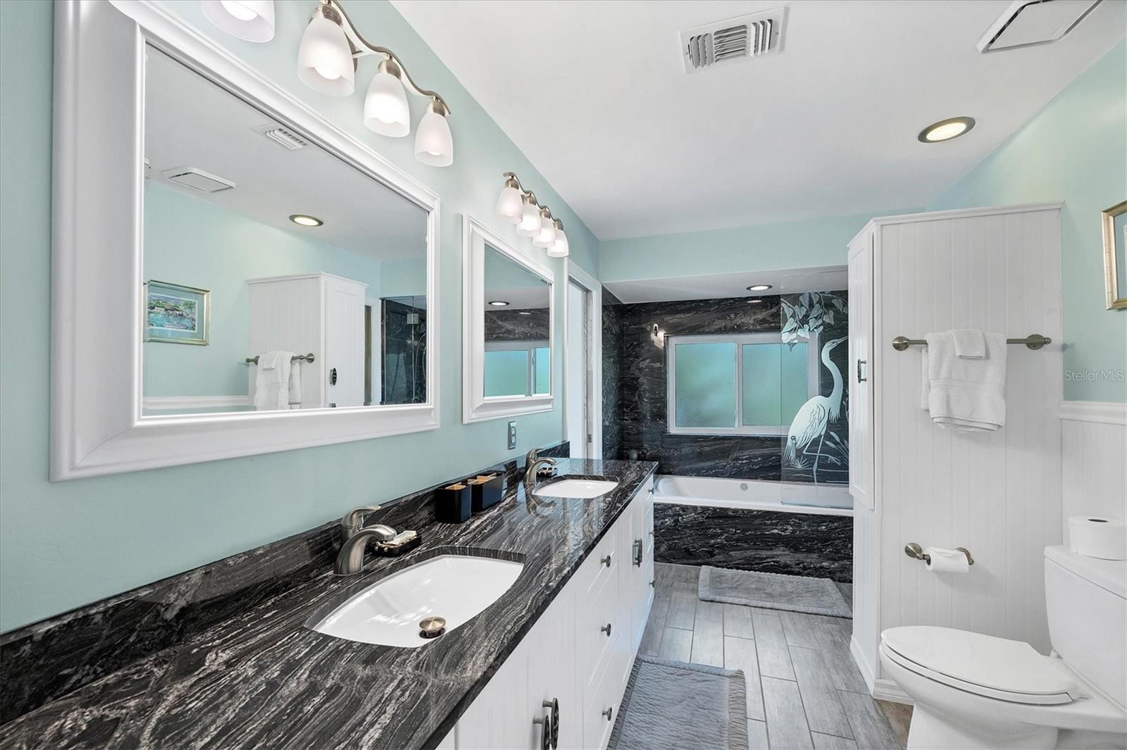 D6144543 Property Photo