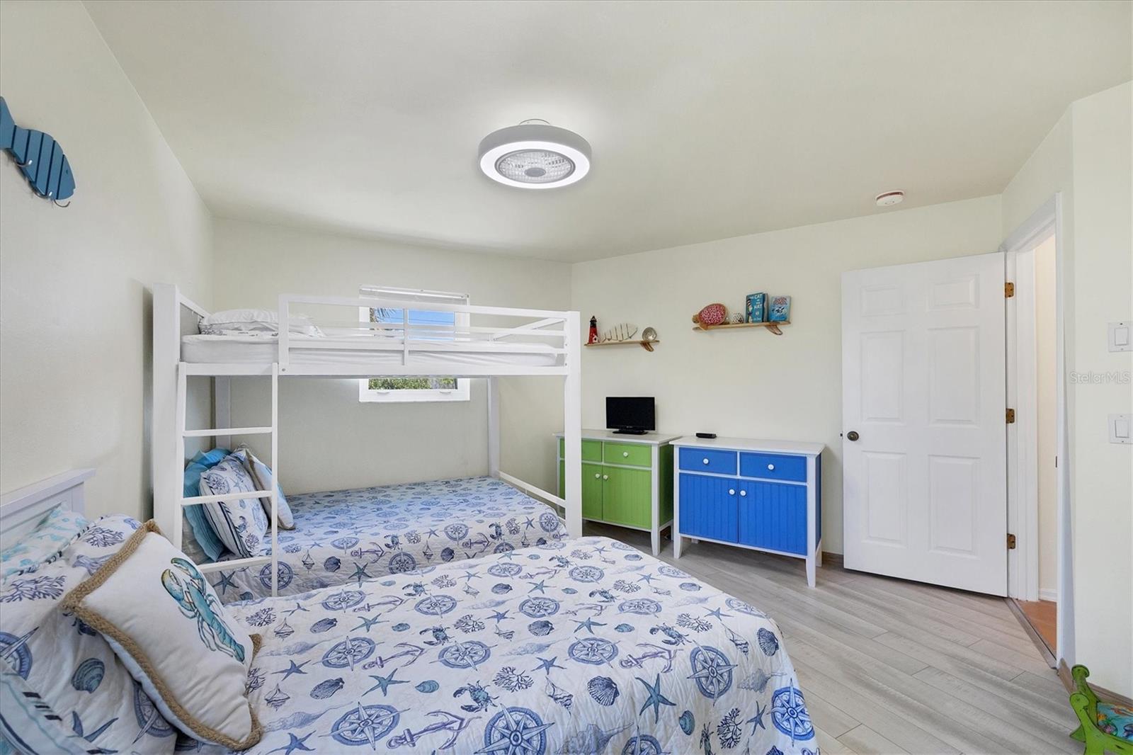 D6144543 Property Photo