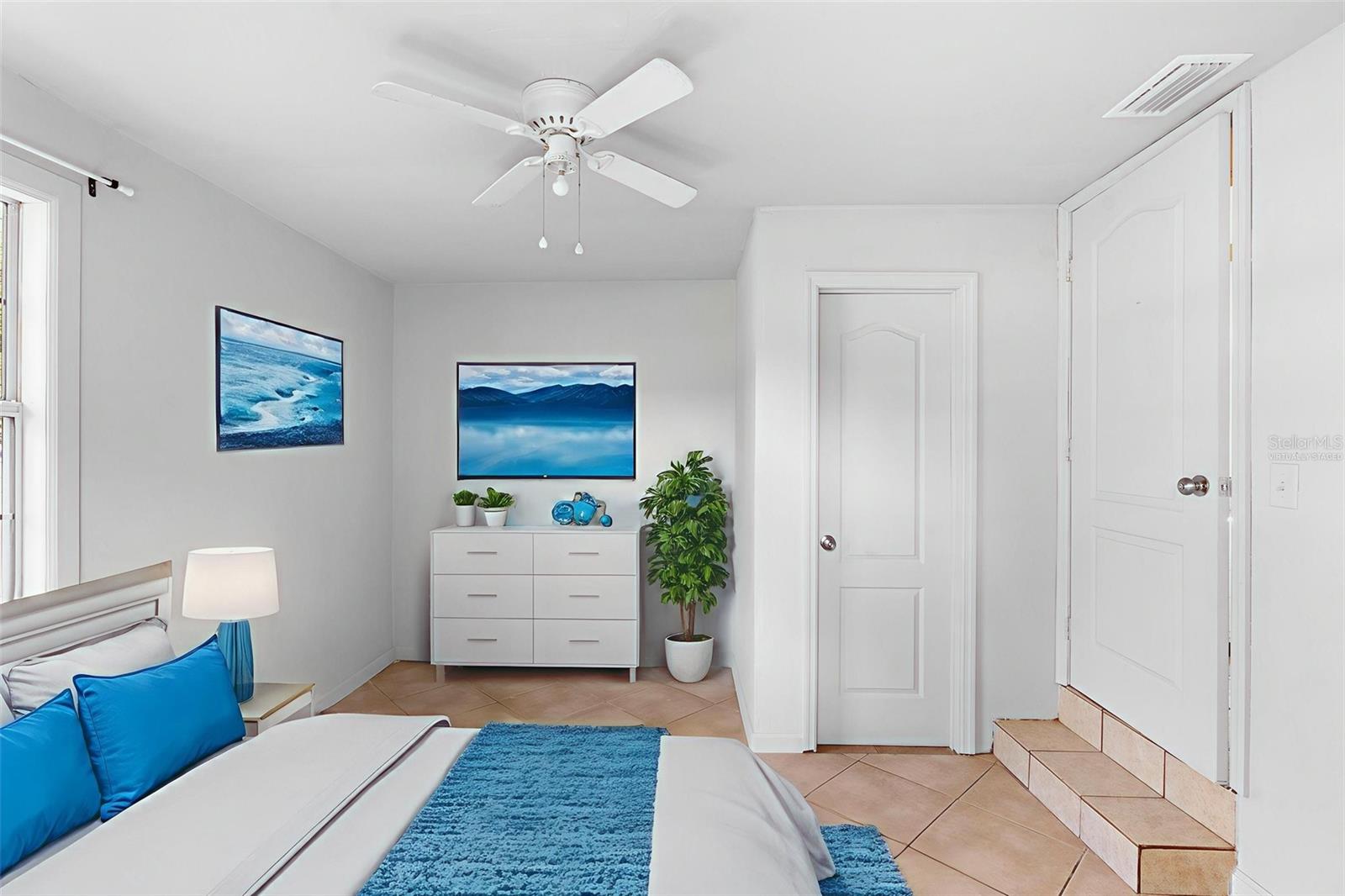 V4945693 Property Photo