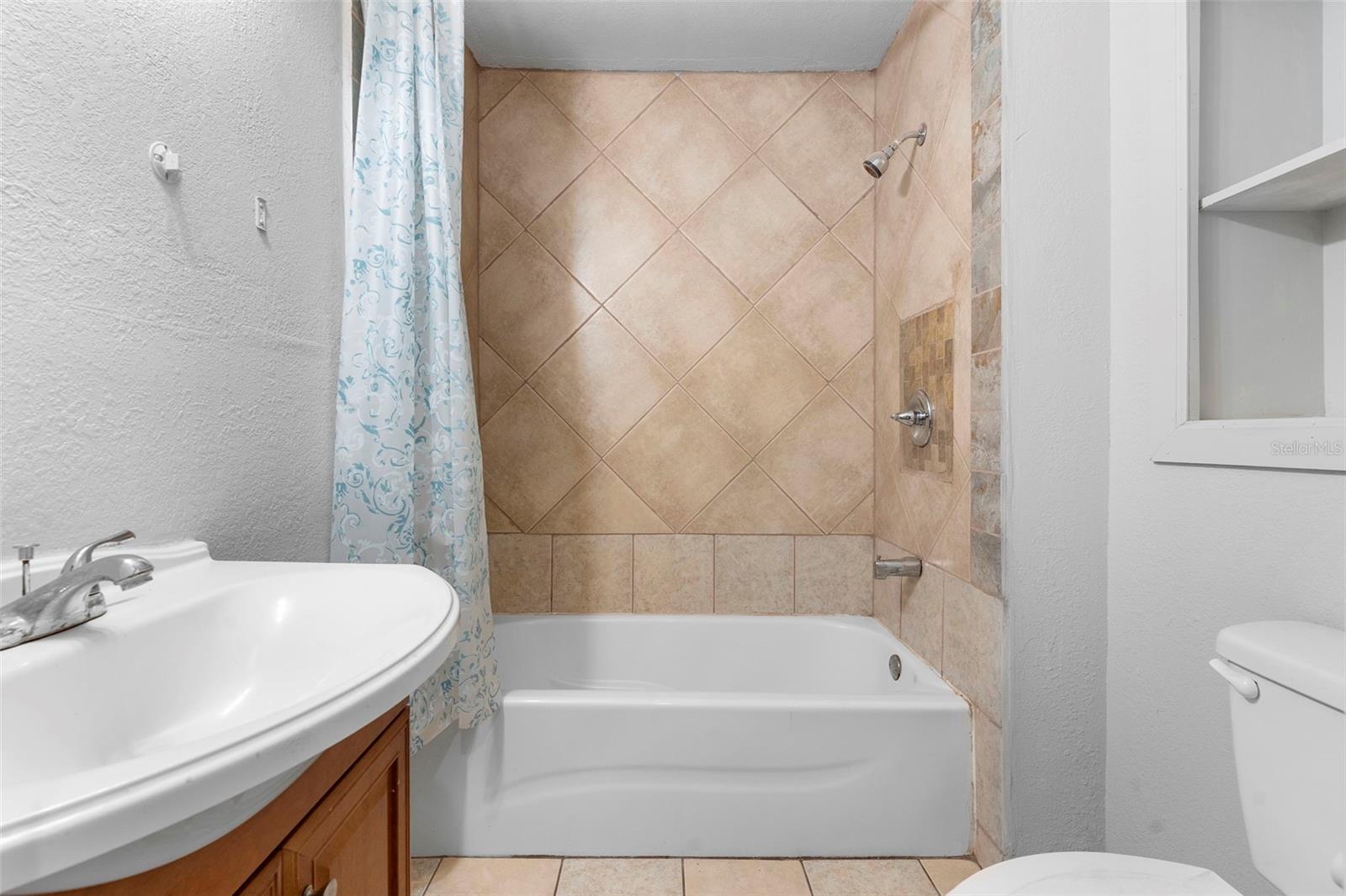 V4945693 Property Photo