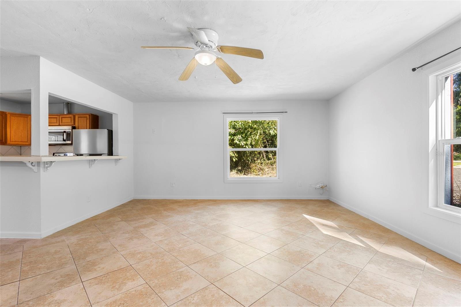 V4945693 Property Photo