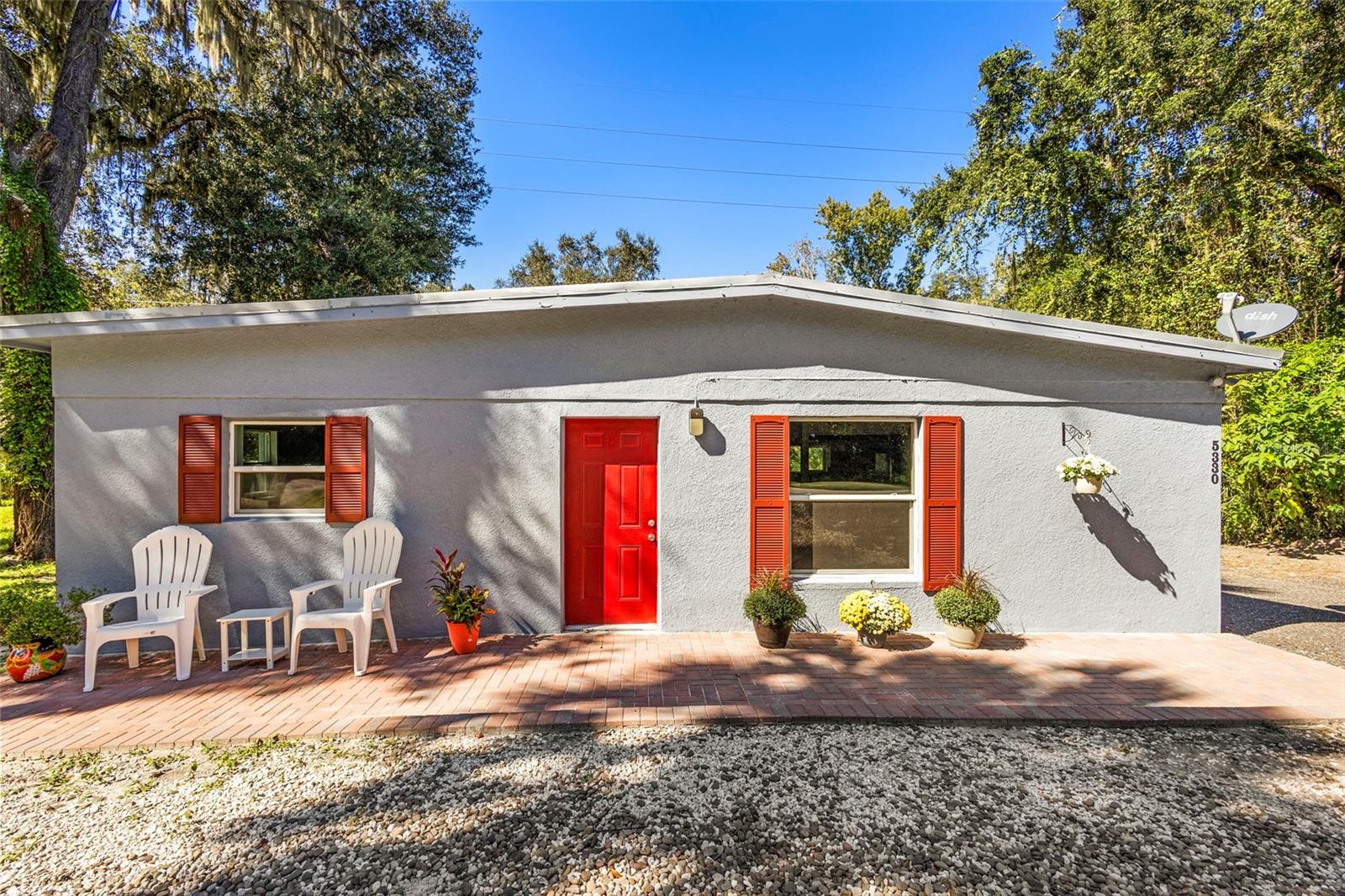 V4945693 Property Photo