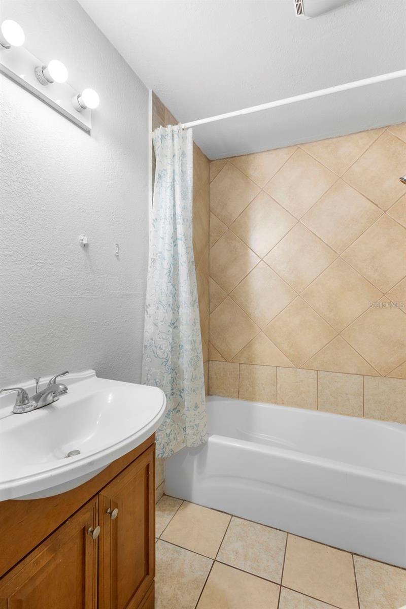 V4945693 Property Photo