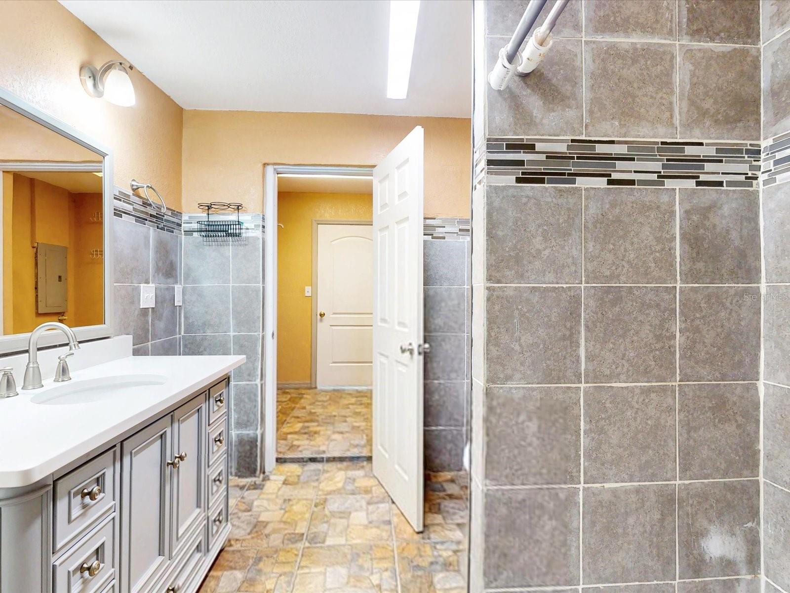 2502 N BEAUMONT AVE, KISSIMMEE, FL, 34741