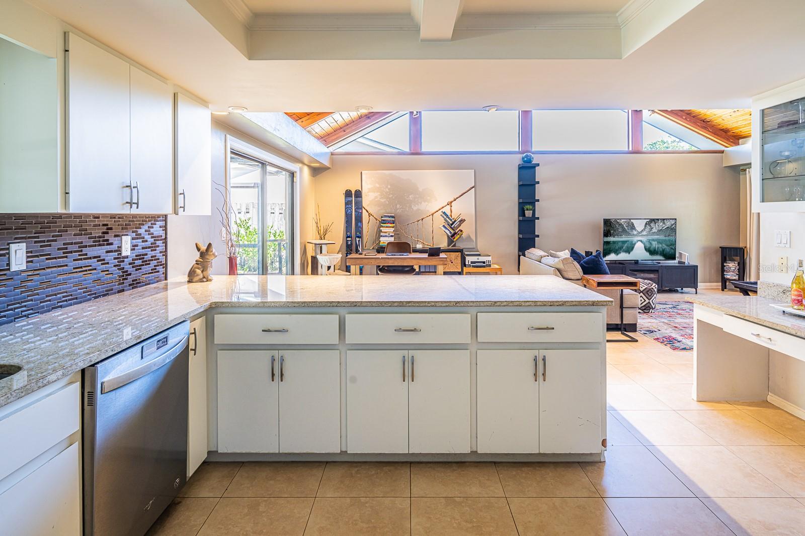 2558 KNOTTY PINE WAY, CLEARWATER, FL, 33761