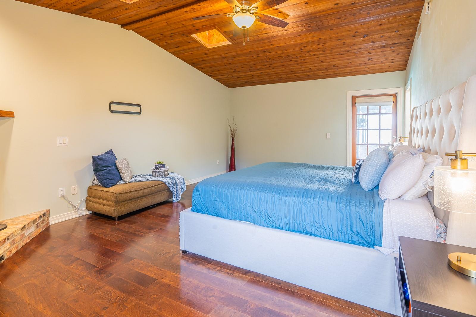 2558 KNOTTY PINE WAY, CLEARWATER, FL, 33761