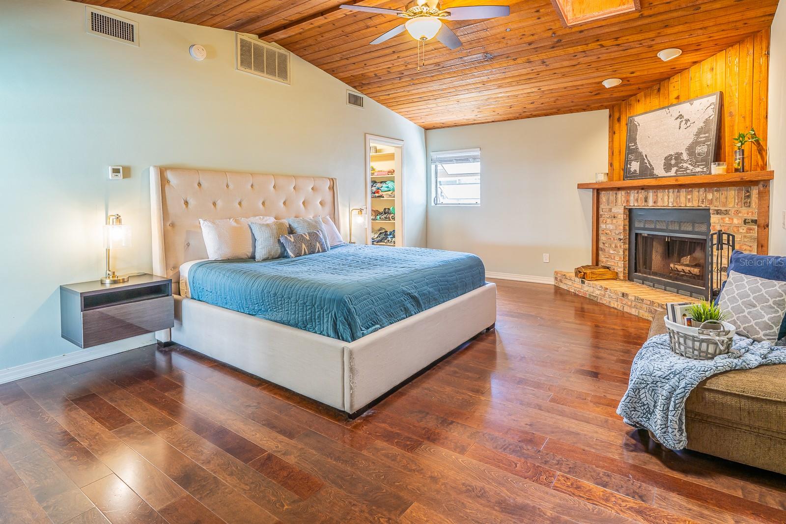 2558 KNOTTY PINE WAY, CLEARWATER, FL, 33761