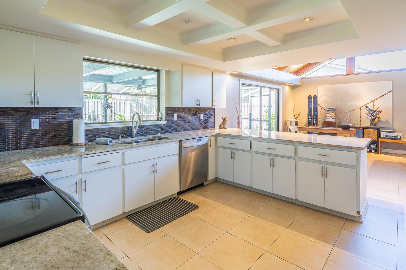 2558 KNOTTY PINE WAY, CLEARWATER, FL, 33761