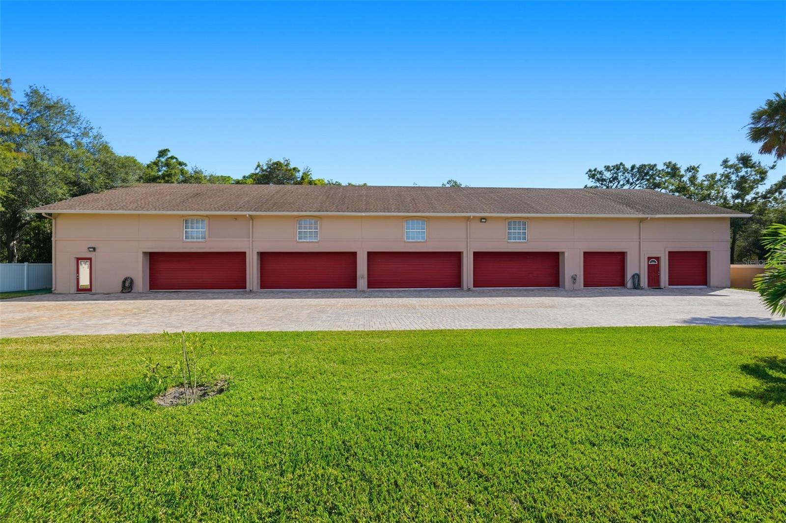 TB8443998 Property Photo