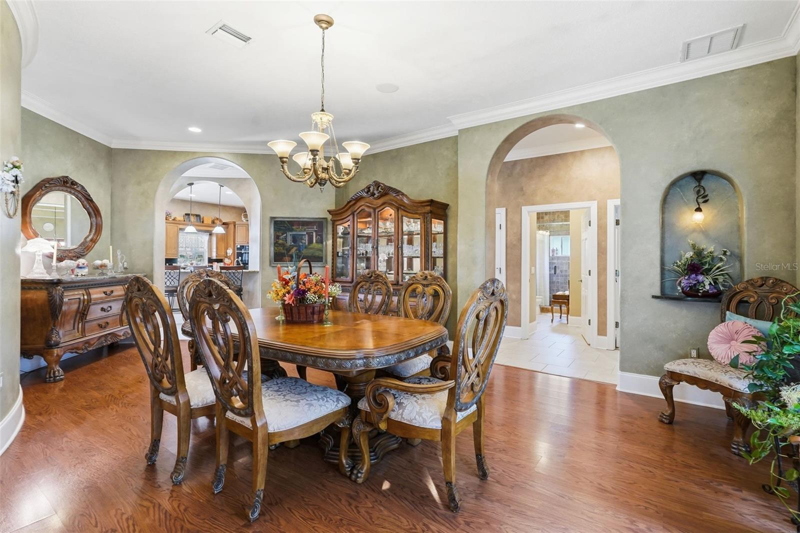 TB8443998 Property Photo