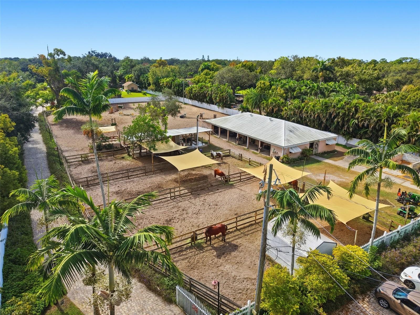 TB8443998 Property Photo