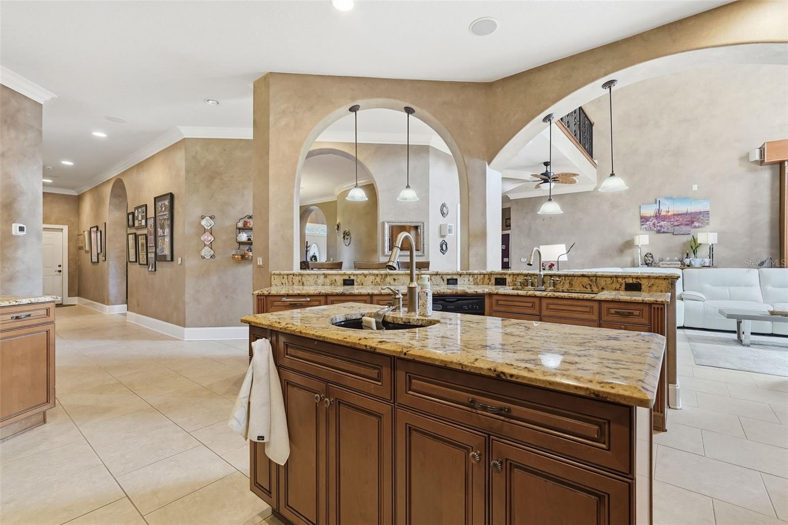 TB8443998 Property Photo