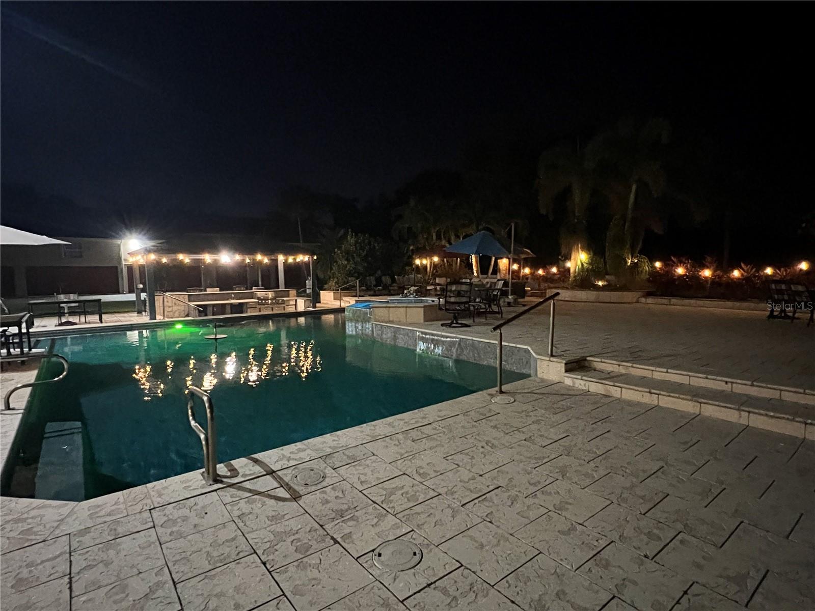 TB8443998 Property Photo