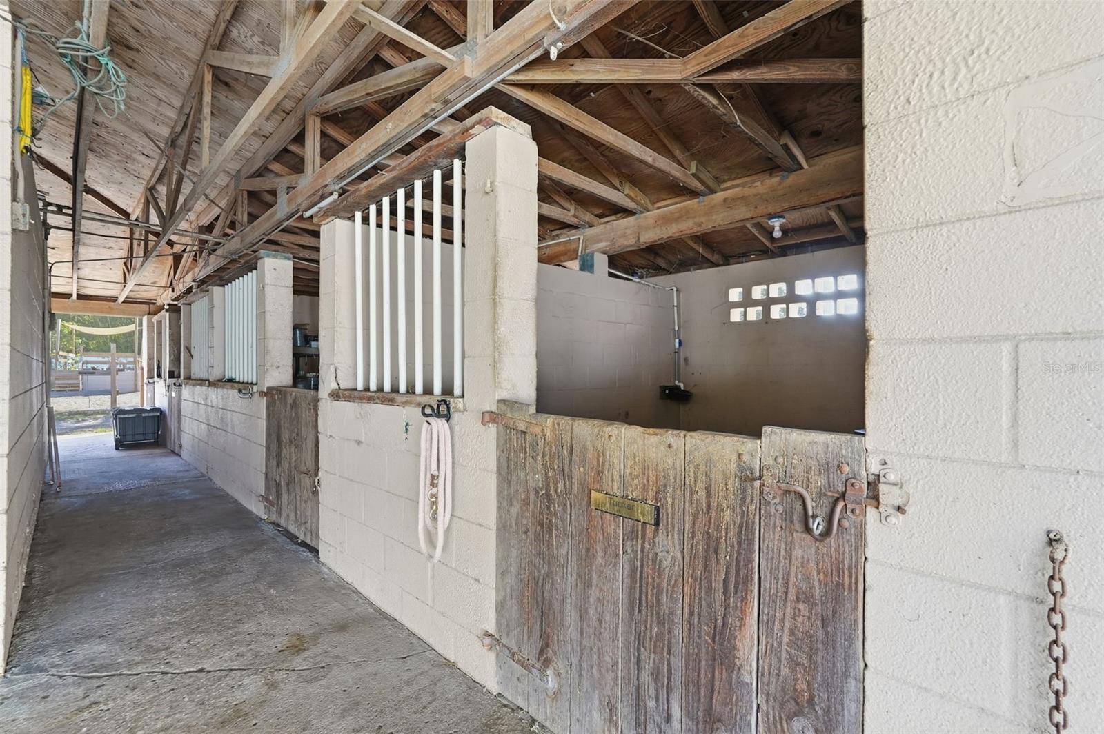 TB8443998 Property Photo