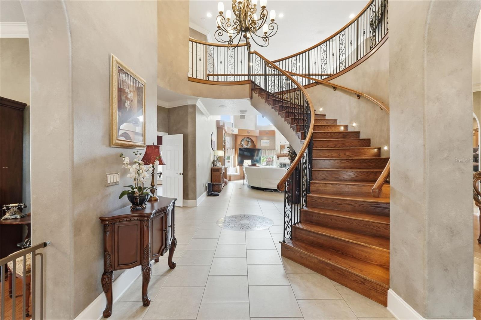 TB8443998 Property Photo