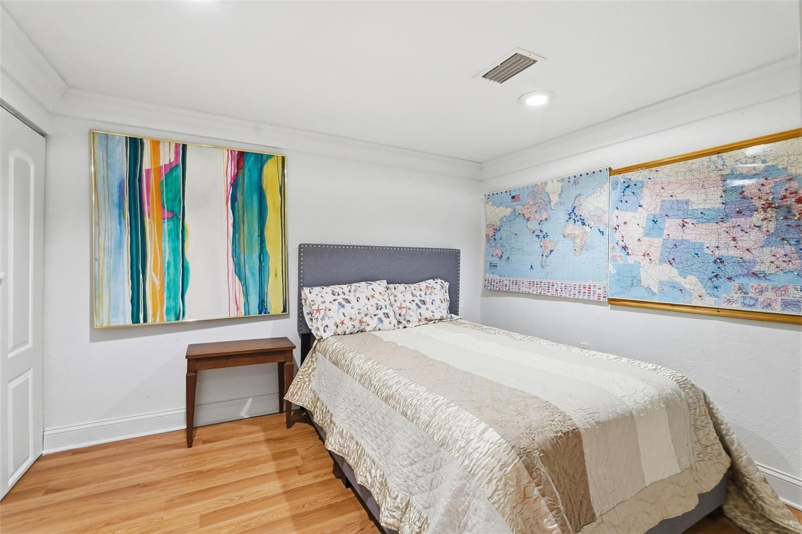 TB8443998 Property Photo