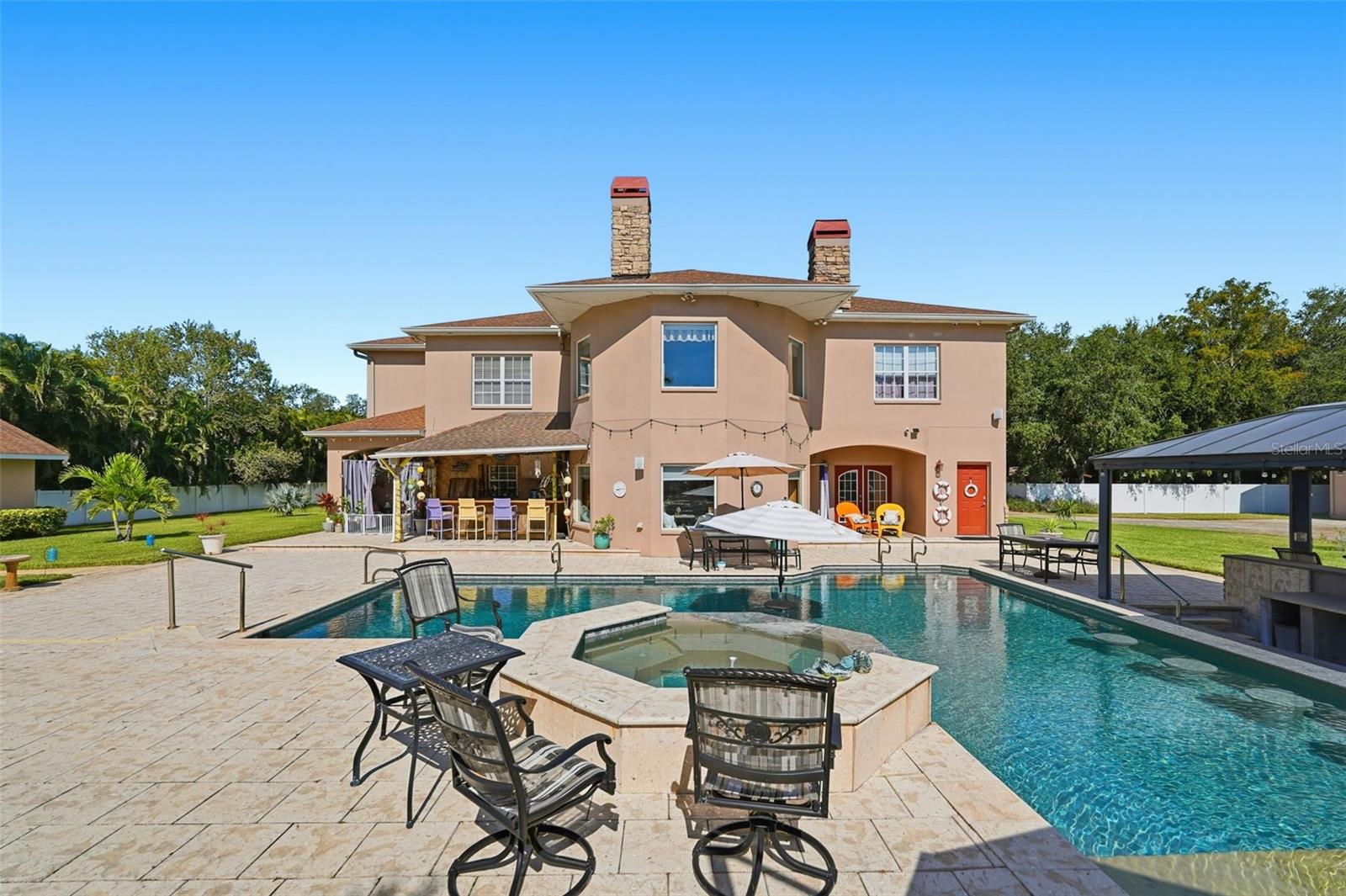 TB8443998 Property Photo