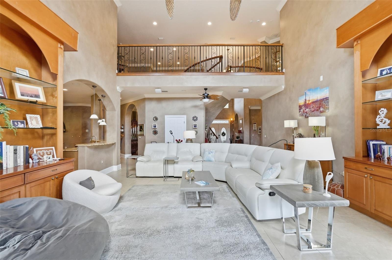 TB8443998 Property Photo