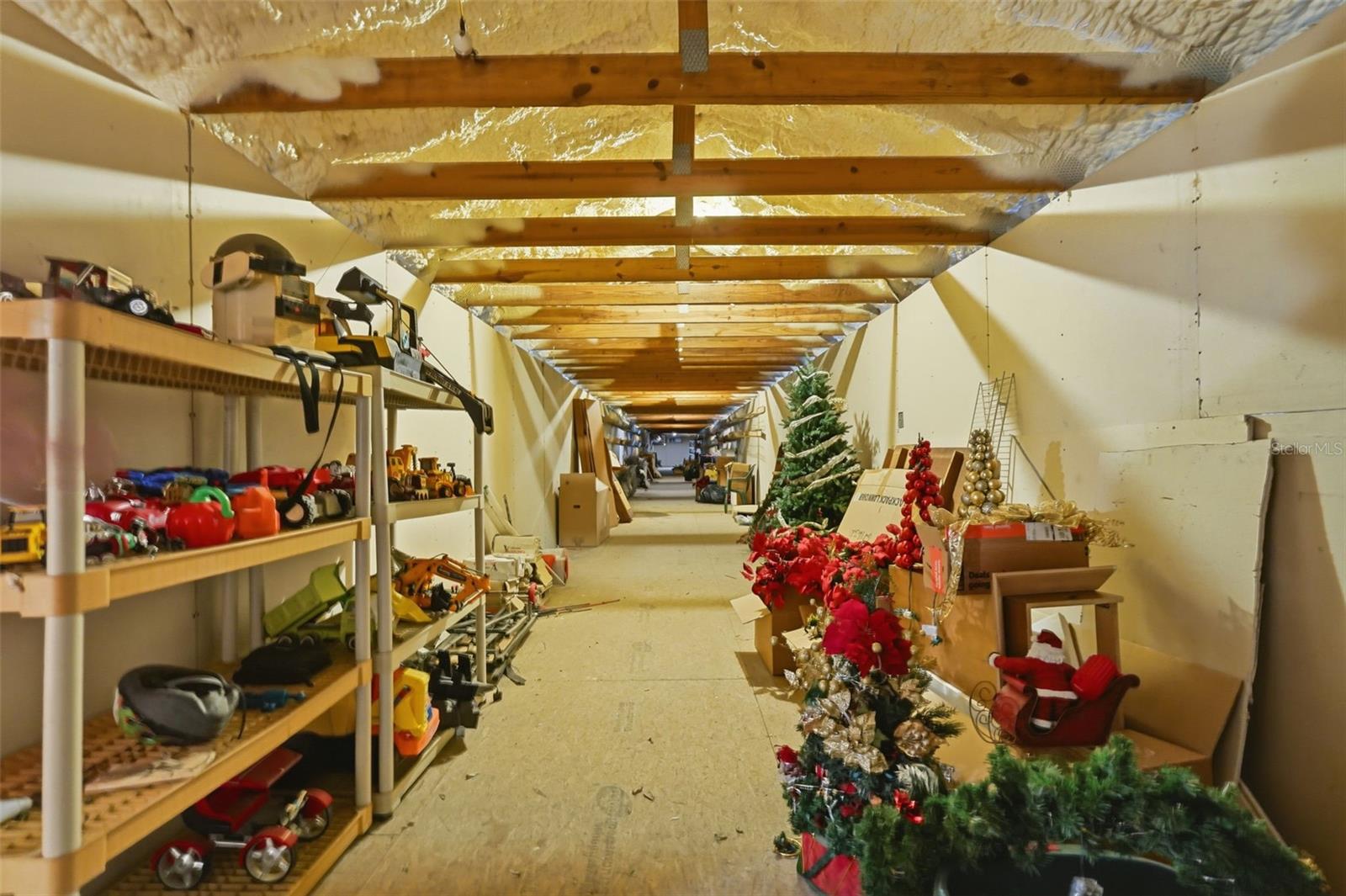 TB8443998 Property Photo