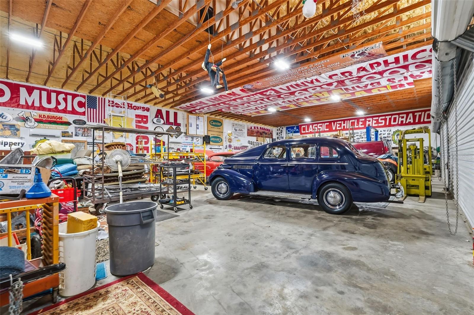 TB8443998 Property Photo