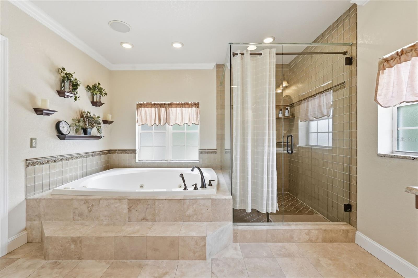 TB8443998 Property Photo