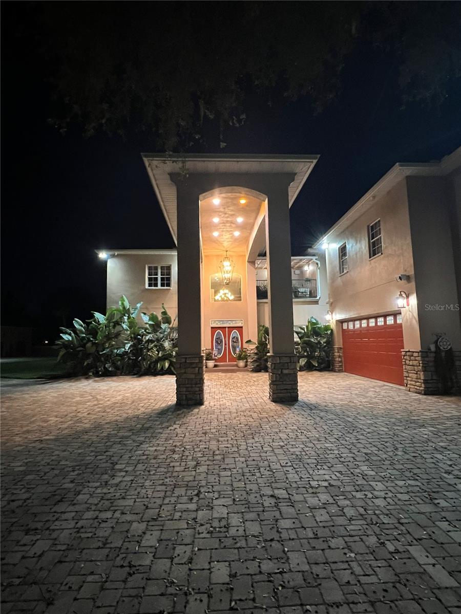 TB8443998 Property Photo