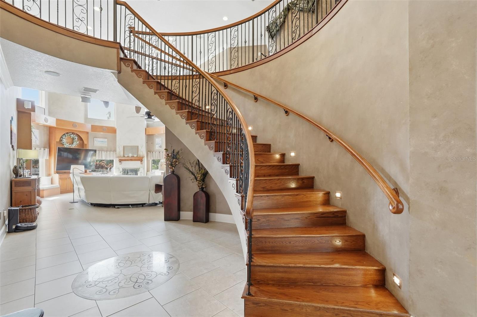 TB8443998 Property Photo