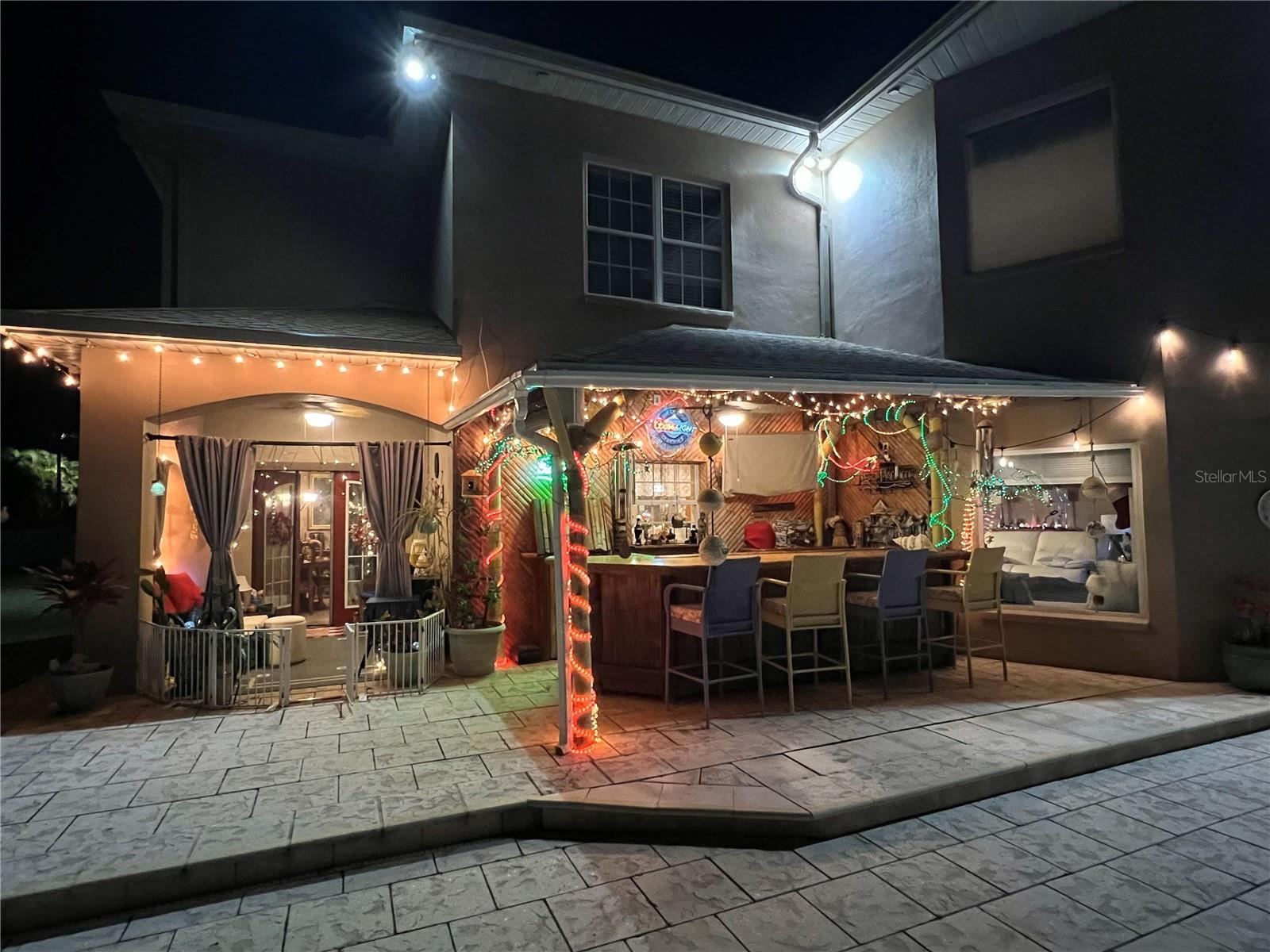 TB8443998 Property Photo