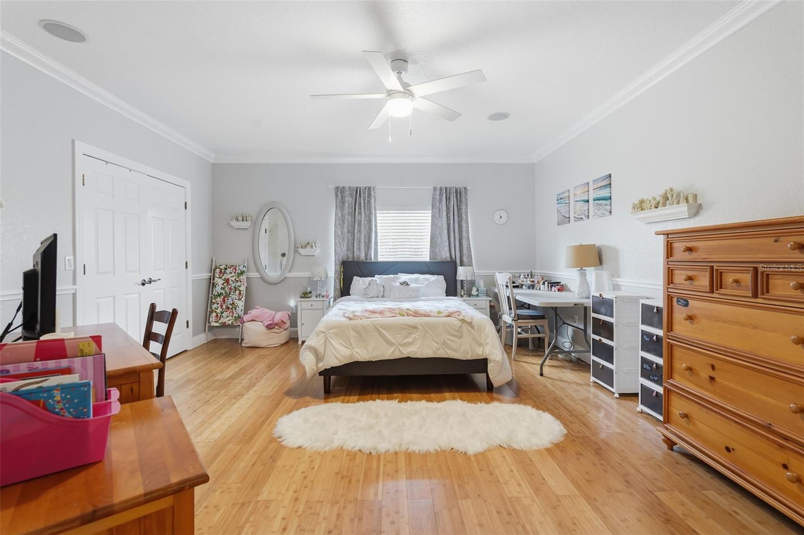 TB8443998 Property Photo