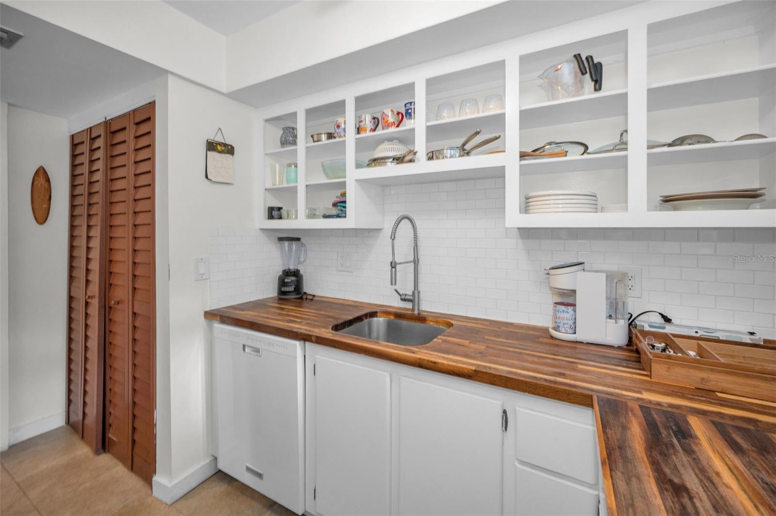 631 WINDRUSH BAY DR #143, TARPON SPRINGS, FL, 34689