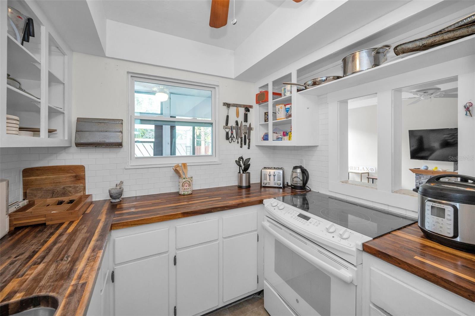 631 WINDRUSH BAY DR #143, TARPON SPRINGS, FL, 34689