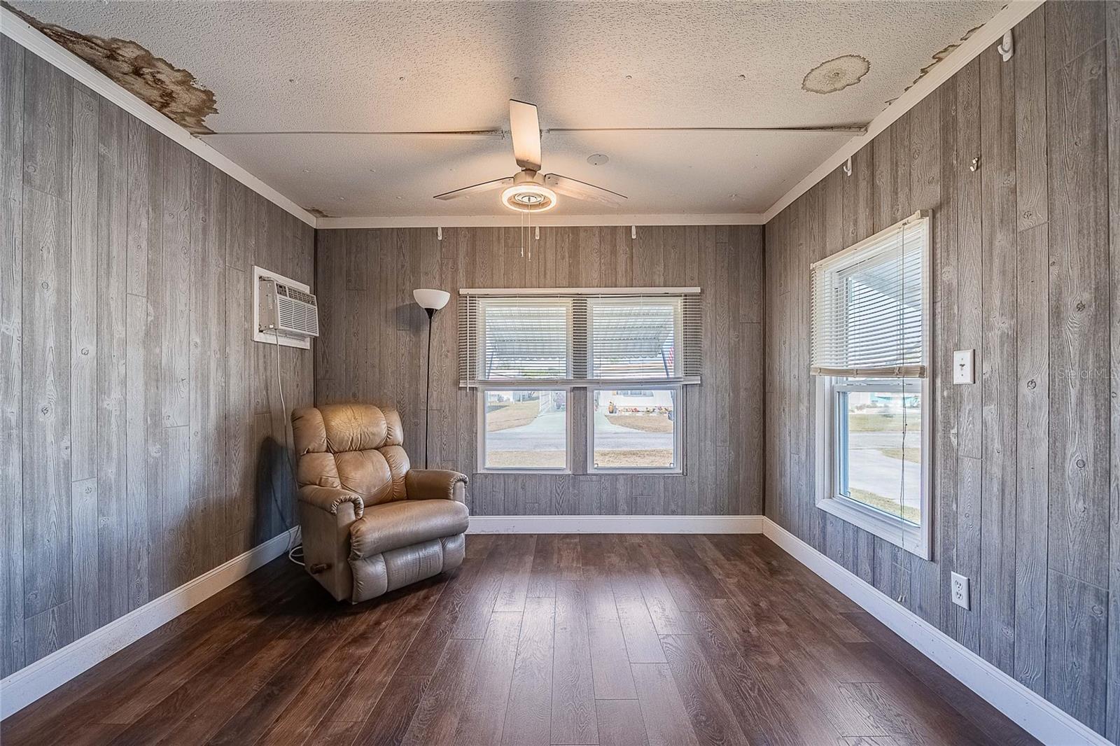 TB8444019 Property Photo