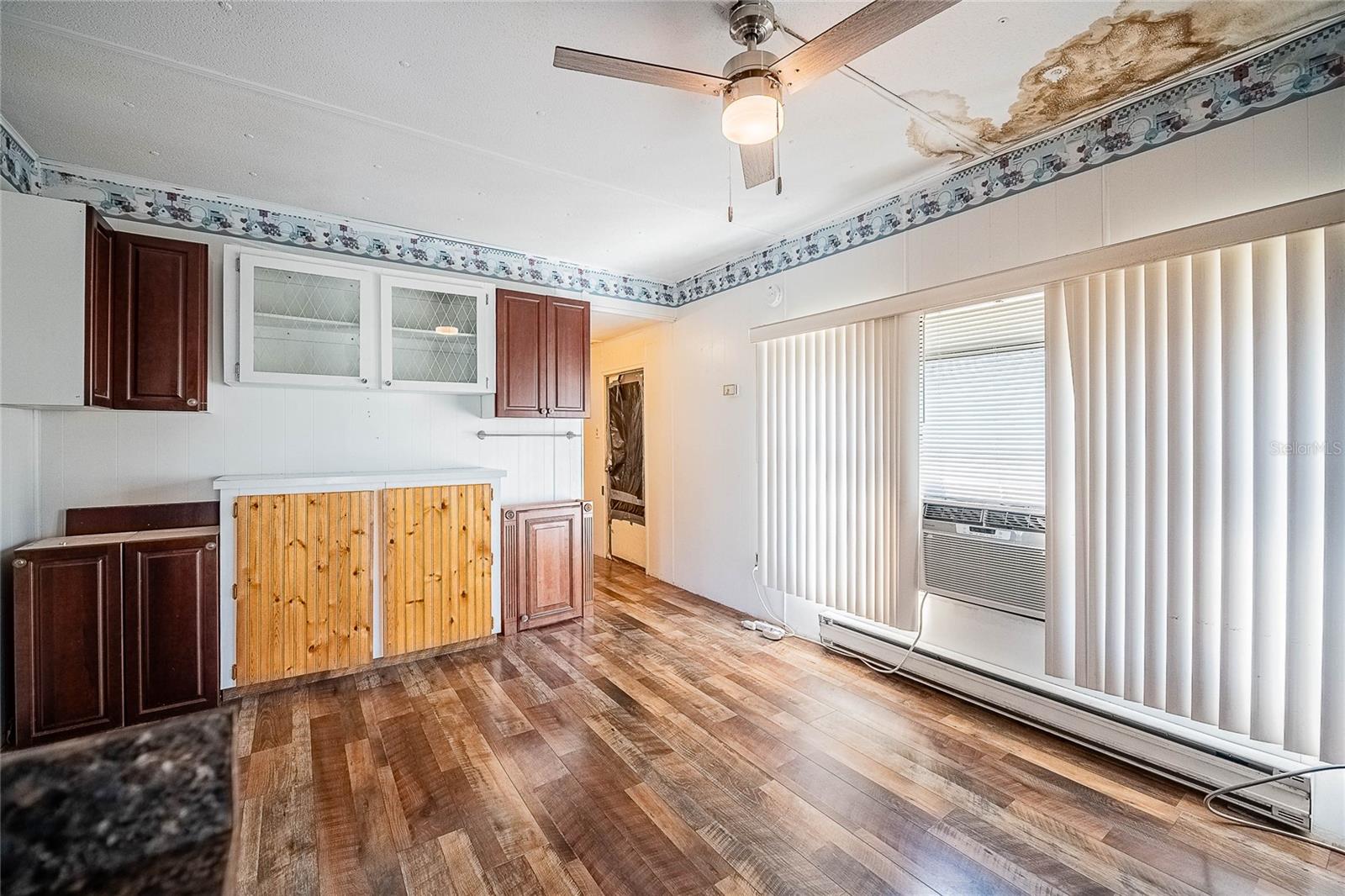 TB8444019 Property Photo