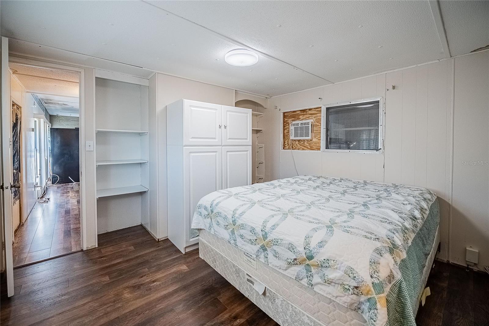 TB8444019 Property Photo