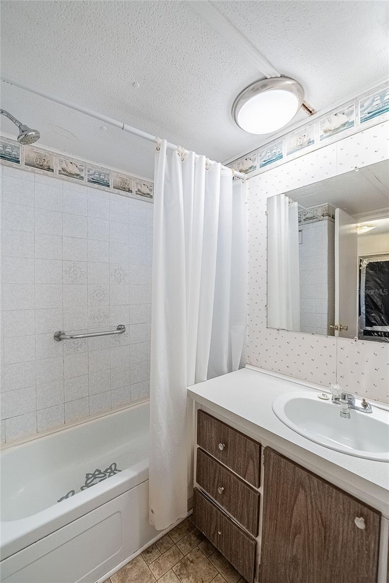 TB8444019 Property Photo