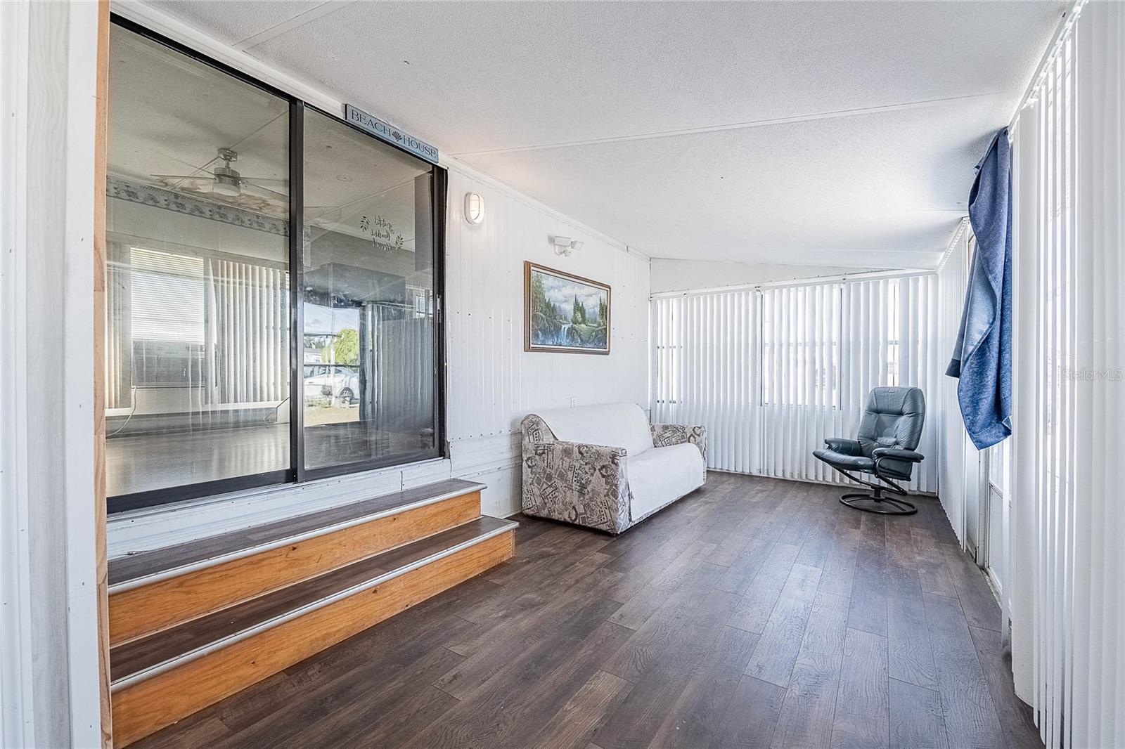 TB8444019 Property Photo